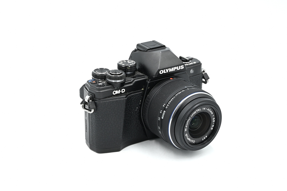 Беззеркальный фотоаппарат Olympus OM-D E-M10 Mark II Body черный (состояние 5-) (б/у)