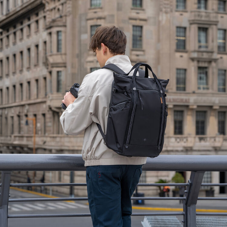 Рюкзак PGYTECH OneGo Roamer Tote Backpack 18L, цвет: Matte Black
