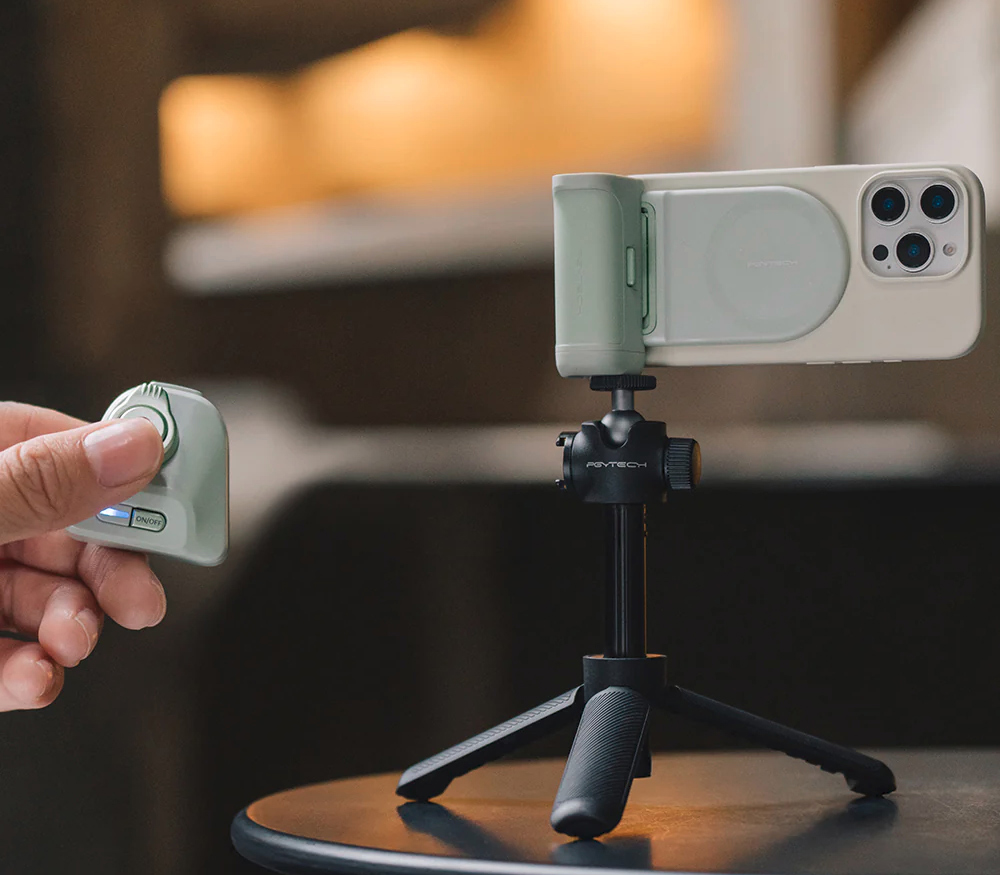 Держатель для телефона PGYTECH MagCam Phone Grip, магнитный, с кнопкой спуска, цвет: Misty Gray (уцененный)