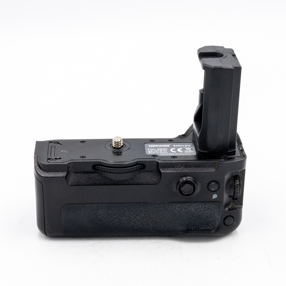 Батарейный блок Neewer Battery Grip A9 / A7RIII, аналог VG-C3EM (состояние 4) (б/у)