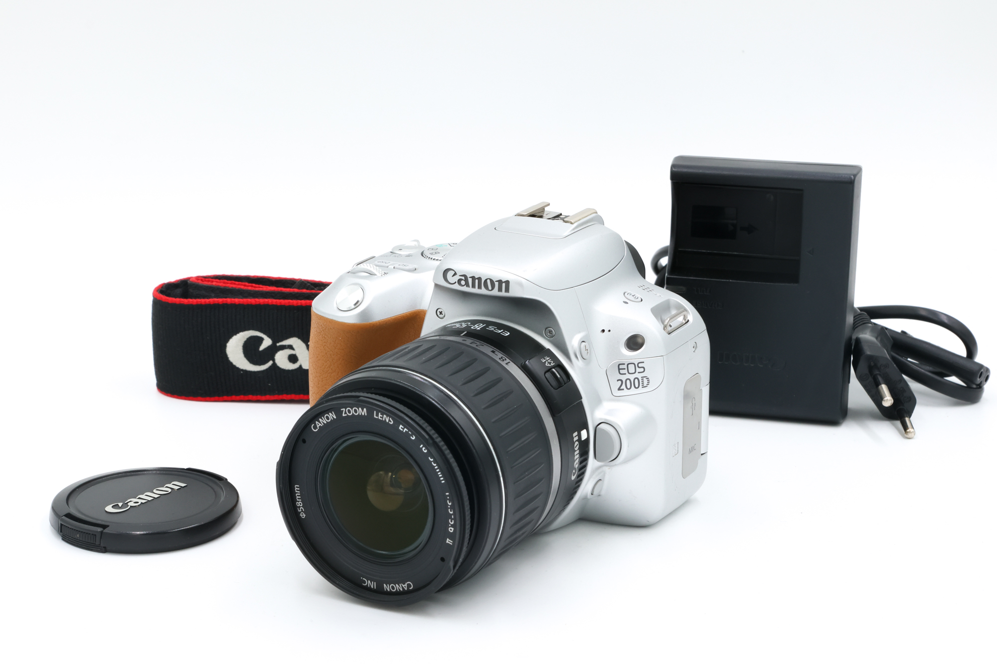 Зеркальный фотоаппарат Canon EOS 200D Silver Kit 18-55mm f/3.5-5.6 II (состояние 5-) (б/у)