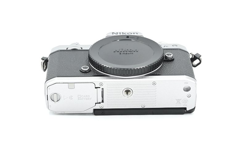 Беззеркальный фотоаппарат Nikon Z fc Body Silver (состояние 5-) (б/у)