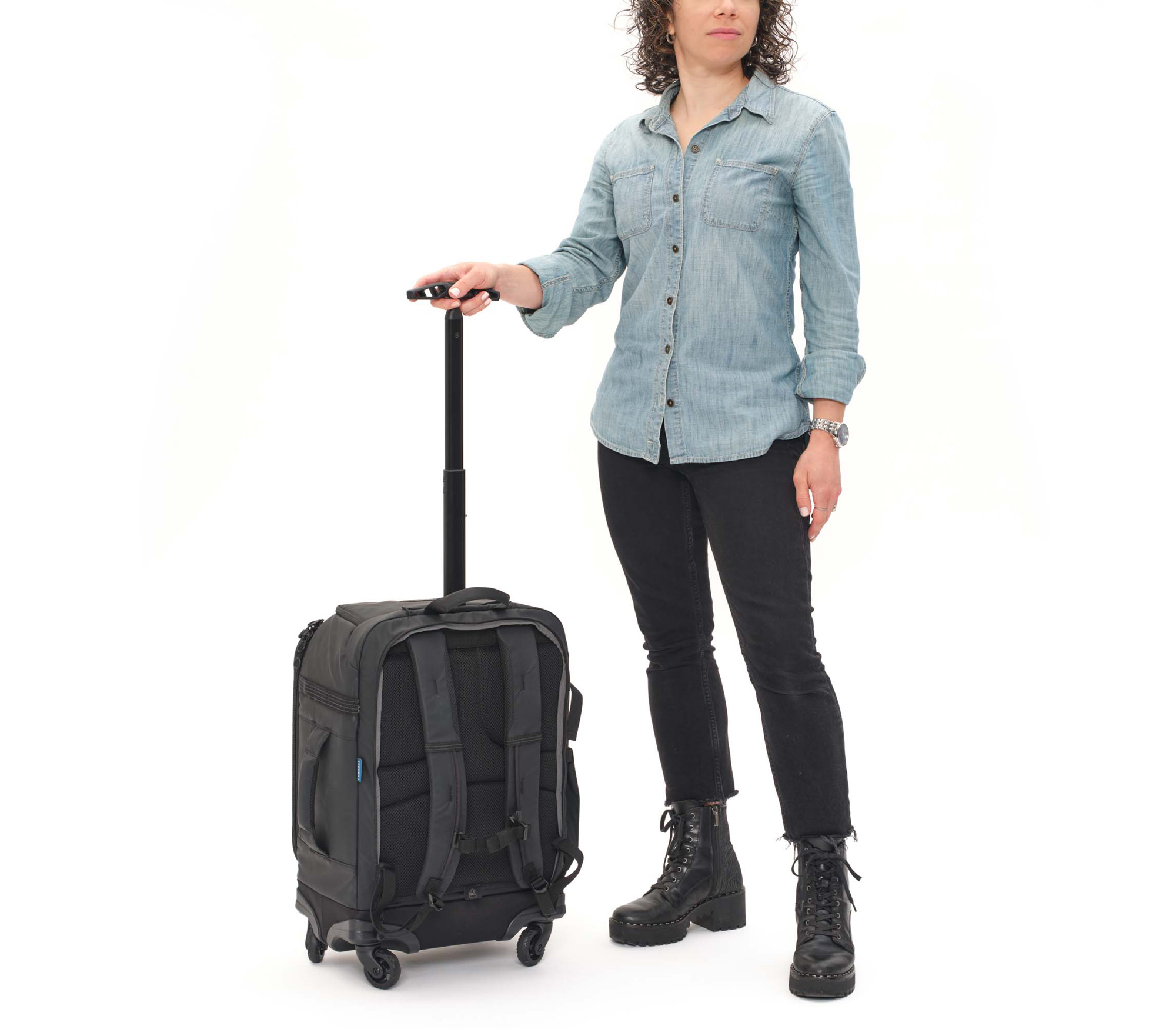 Чемодан-рюкзак на колесах Tenba Axis v2 28L Spinner Backpack Black