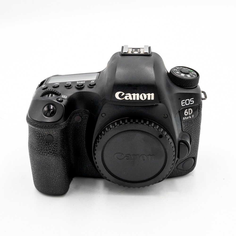 Зеркальный фотоаппарат Canon EOS 6D Mark II Body (состояние 4) (б/у)