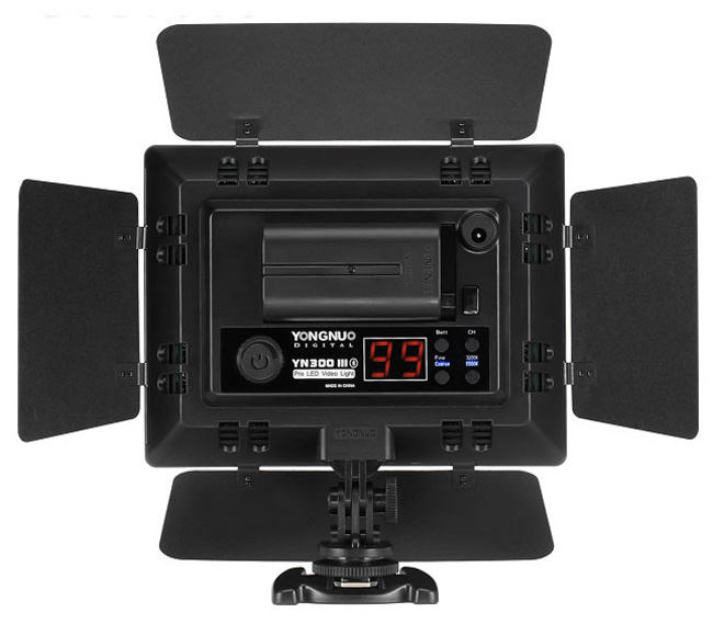 Осветитель Yongnuo YN300 III LED светодиодный, 3200 / 5500 K, 2280 лм
