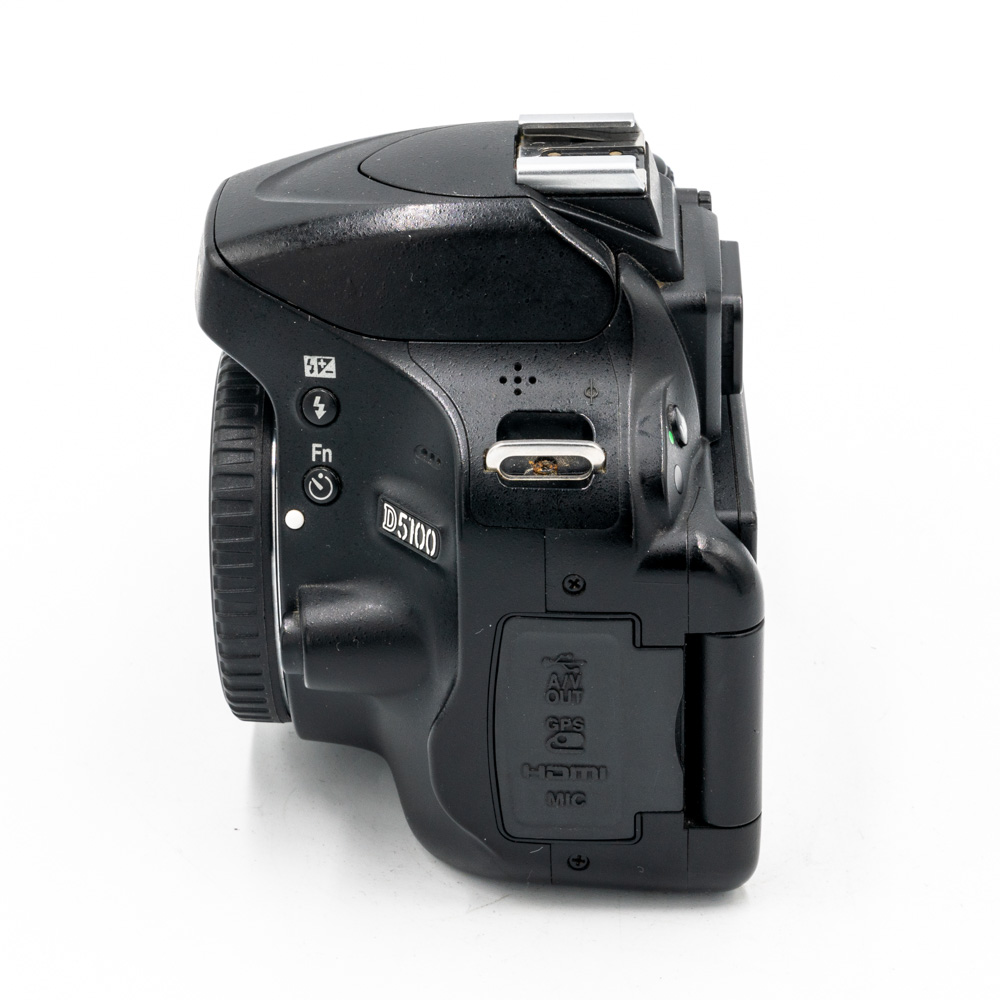 Зеркальный фотоаппарат Nikon D5100 Body (состояние 4-) (б/у)