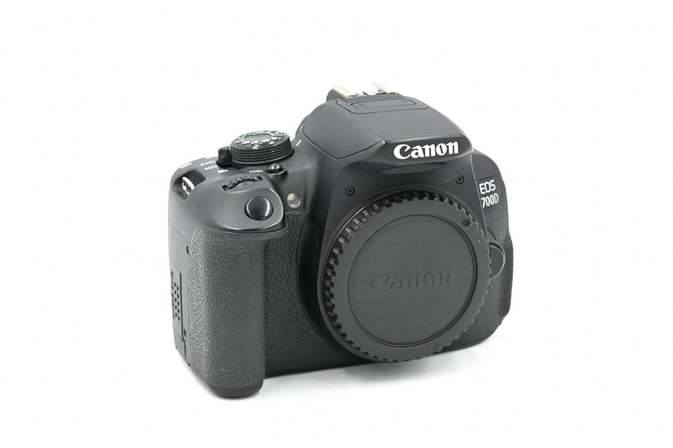 Зеркальный фотоаппарат Canon EOS 700D Body (состояние 5-) (б/у)