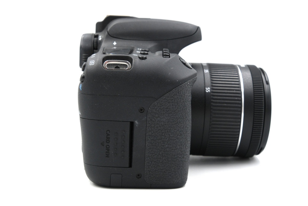Зеркальный фотоаппарат Canon EOS 77D kit 18-55 IS STM (состояние 5) (б/у)
