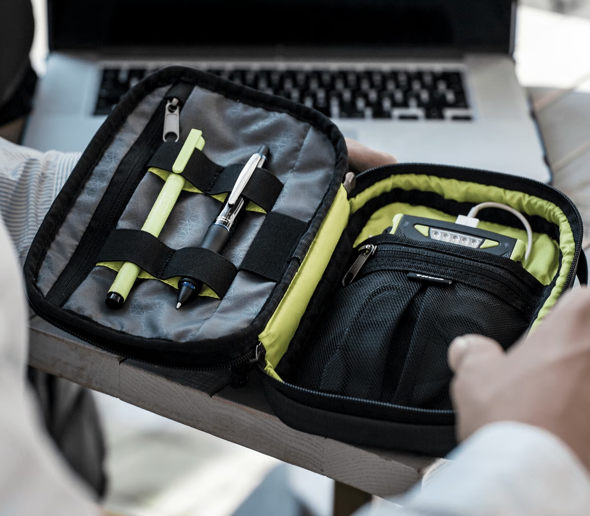 Чехол-органайзер Thule Subterra PowerShuttle, черный