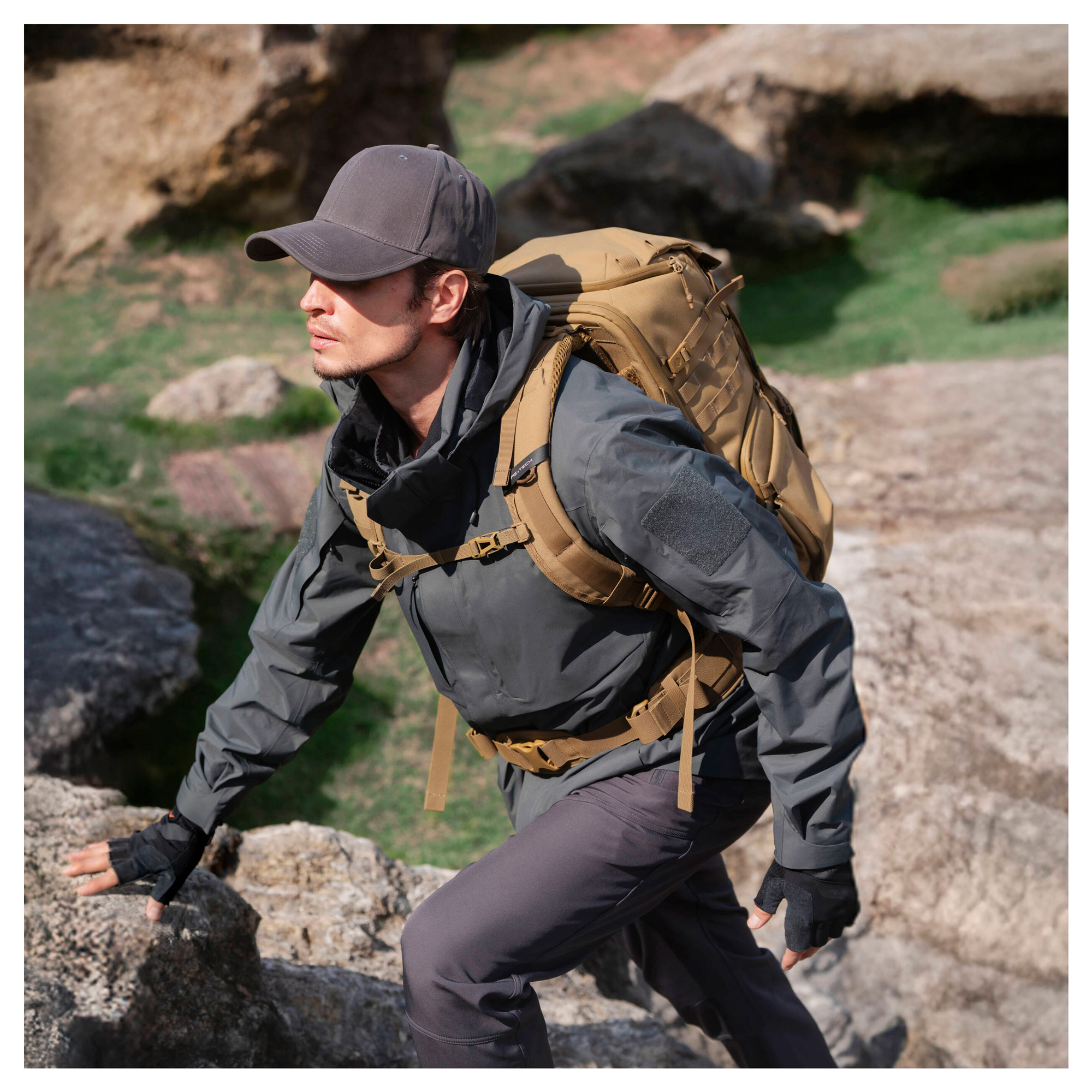 Рюкзак PGYTECH OneMo Tactical Backpack 35L, цвет Coyote Brown