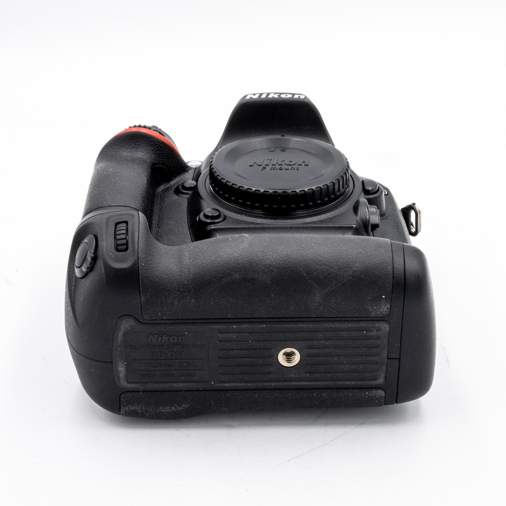 Зеркальный фотоаппарат Nikon D600 Body + MB-D14 (состояние 5) (б/у)