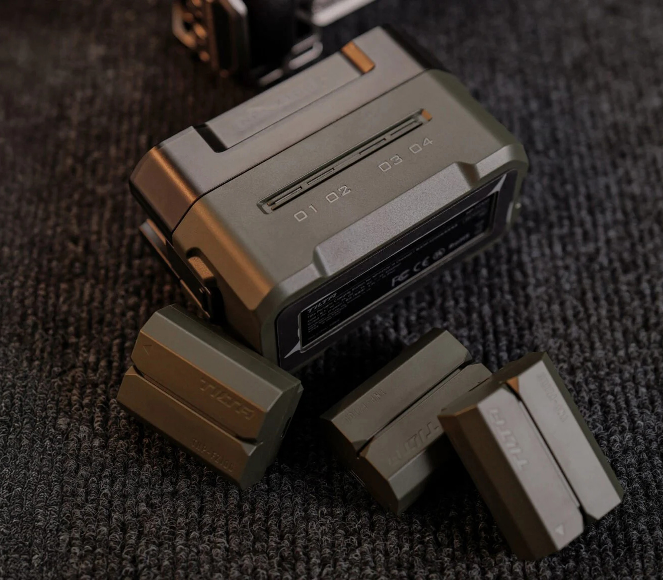 Аккумулятор Tilt NP-FZ100 с разъемом USB-C, 2400 мАч (уцененный)