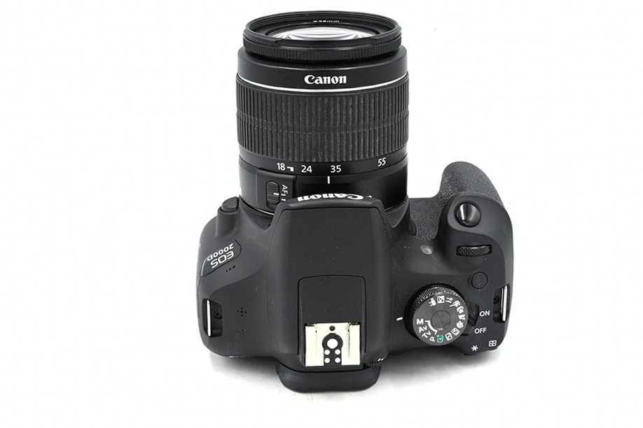 Зеркальный фотоаппарат Canon EOS 2000D Kit EF-S 18-55mm DC (состояние 5-) (б/у)