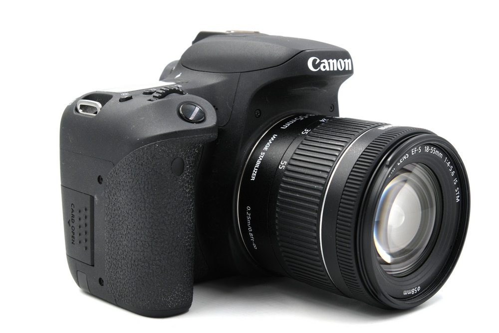 Зеркальный фотоаппарат Canon EOS 77D kit 18-55 IS STM (состояние 5) (б/у)
