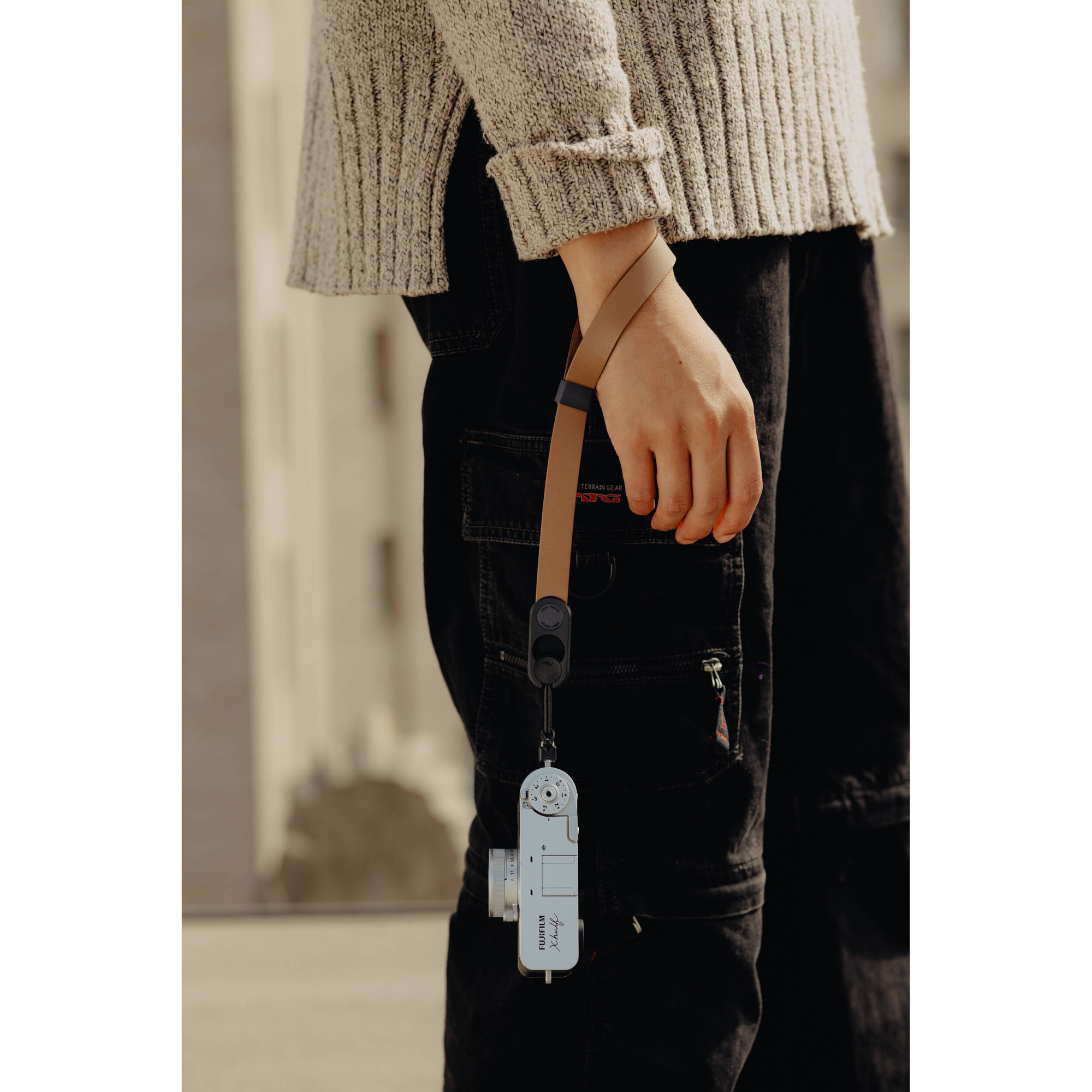 Ремень на запястье Peak Design Cuff Leather Tan, коричневый